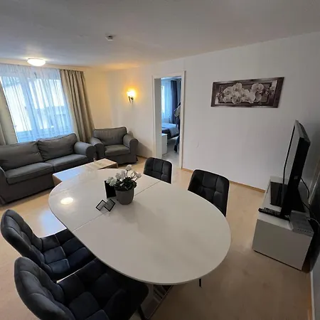 Apartment 4 Loehr *
